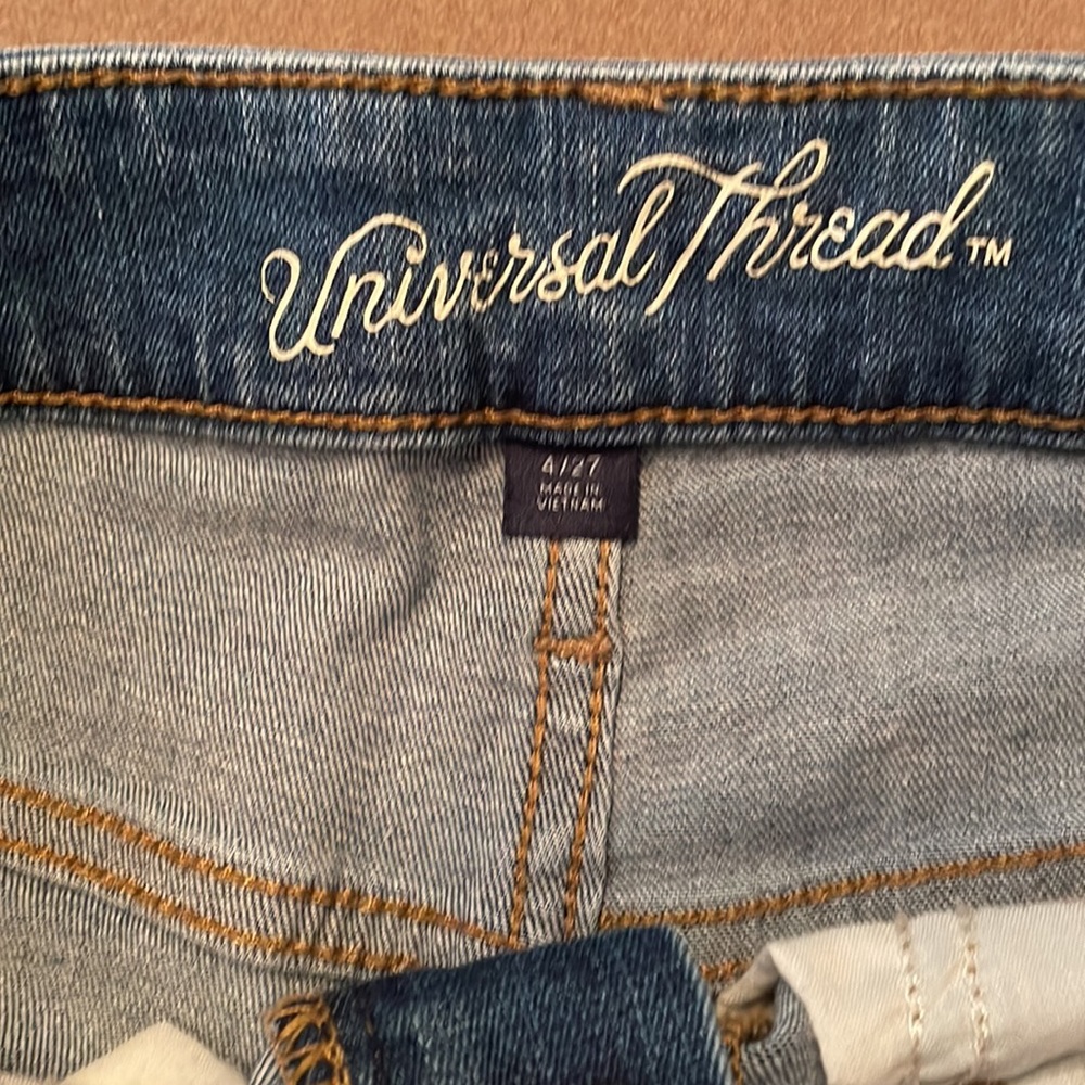 Universal Thread shorts - Picture 3 of 3